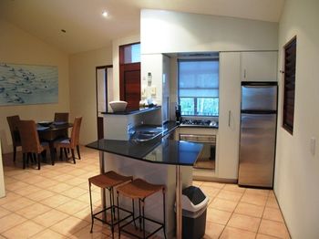 L'Auberge Noosa - Broome Tourism 11