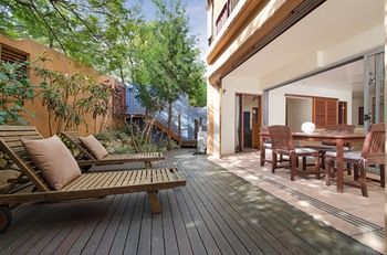 L'Auberge Noosa - Broome Tourism 24