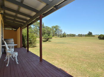 Madigan Wine Country Cottages - Broome Tourism 20