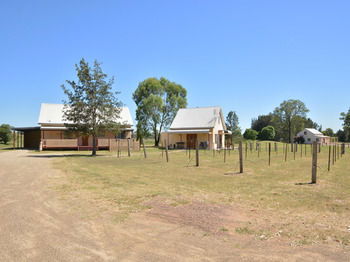 Madigan Wine Country Cottages - Broome Tourism 27