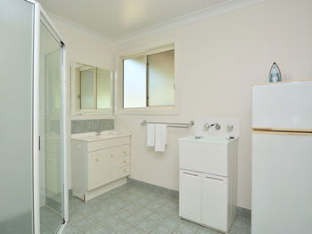 Madigan Wine Country Cottages - Broome Tourism 31