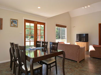 Madigan Wine Country Cottages - Broome Tourism 41