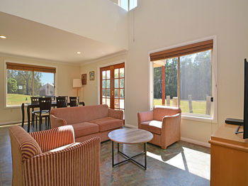 Madigan Wine Country Cottages - Broome Tourism 47