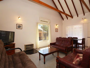 Madigan Wine Country Cottages - Broome Tourism 48