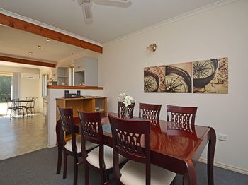 Madigan Wine Country Cottages - Broome Tourism 65