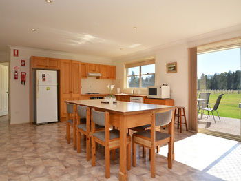 Madigan Wine Country Cottages - Broome Tourism 67