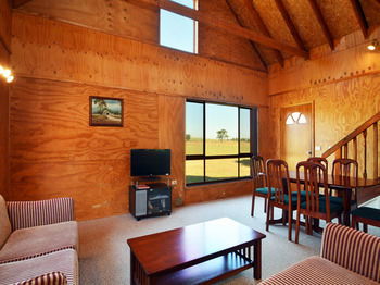 Madigan Wine Country Cottages - Broome Tourism 78