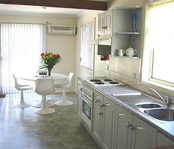 Madigan Wine Country Cottages - Broome Tourism 7
