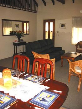 Madigan Wine Country Cottages - Broome Tourism 15