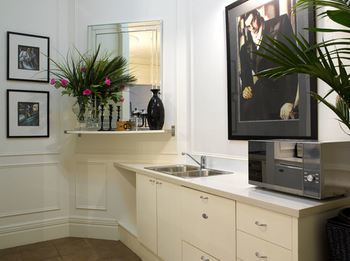 Andre's Mews Luxury Serviced Apartments - Broome Tourism 59