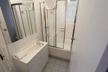 Drummond Apartments Services - Broome Tourism 6