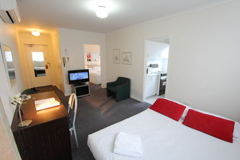 Drummond Apartments Services - Broome Tourism 7