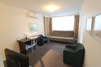 Drummond Apartments Services - Broome Tourism 18