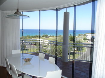 Beachside Resort - Kawana Waters - Broome Tourism 2