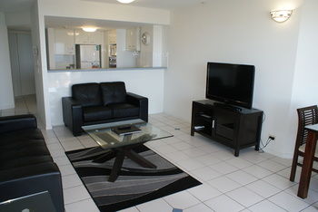 Beachside Resort - Kawana Waters - Broome Tourism 13