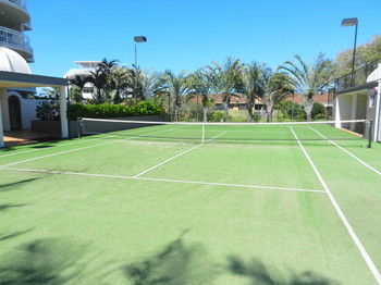 Beachside Resort - Kawana Waters - Broome Tourism 22