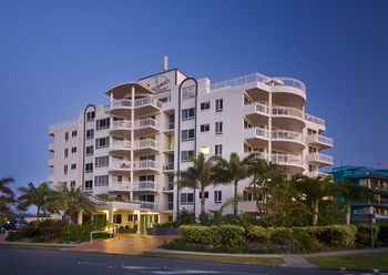 Beachside Resort - Kawana Waters - Broome Tourism 25