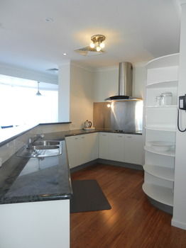 Beachside Resort - Kawana Waters - Broome Tourism 33