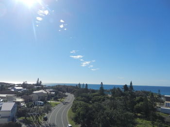 Beachside Resort - Kawana Waters - Broome Tourism 35