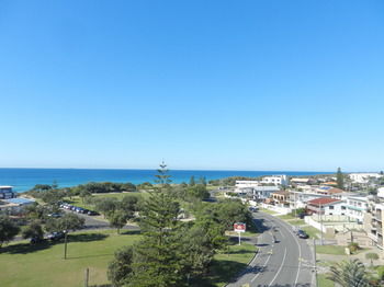 Beachside Resort - Kawana Waters - Broome Tourism 41