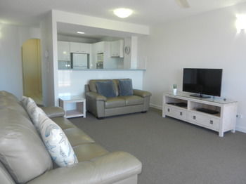 Beachside Resort - Kawana Waters - Broome Tourism 49