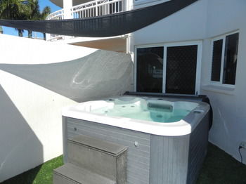 Beachside Resort - Kawana Waters - Broome Tourism 52