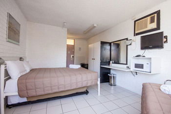 Marco Polo Motor Inn Sydney - Broome Tourism 6
