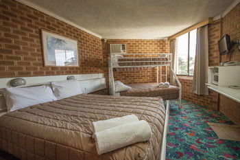Marco Polo Motor Inn Sydney - Broome Tourism 8