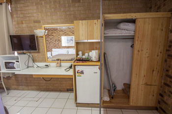 Marco Polo Motor Inn Sydney - Broome Tourism 13