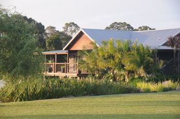 Lilies Luxury Retreats - Broome Tourism 24
