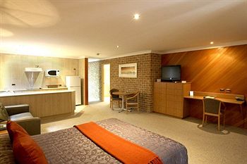 The Hermitage Motel - Broome Tourism 16