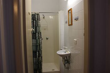 Burwood Bed And Breakfast - Broome Tourism 3