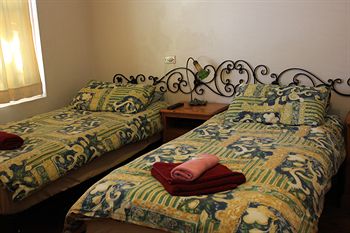 Burwood Bed And Breakfast - Broome Tourism 9