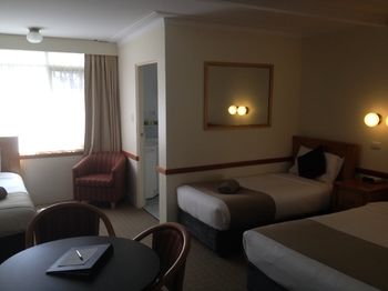 The 3 Explorers Motel - Broome Tourism 19