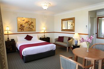 The 3 Explorers Motel - Broome Tourism 2