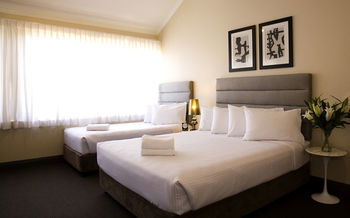 St Marks Lodge - Broome Tourism 9