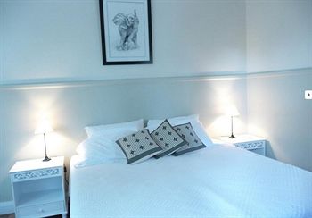 A Room With A View Bed & Breakfast - Broome Tourism 0
