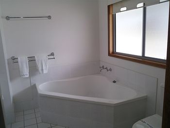 Cam-Way Estate - Broome Tourism 6