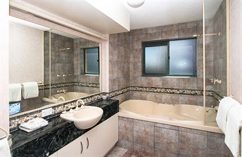 The Waterview - Broome Tourism 5