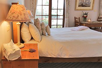 Strathearn Park Lodge - Broome Tourism 2
