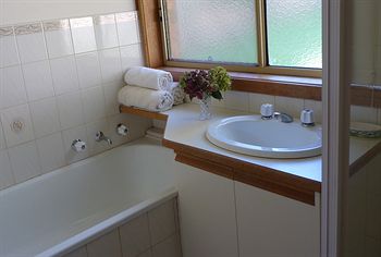 Australian Home Away @ Doncaster Andersons Creek 2 - Broome Tourism 0