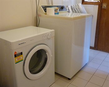 Australian Home Away @ Doncaster Andersons Creek 2 - Broome Tourism 2