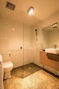 Orange Serviced Apartment - Broome Tourism 9