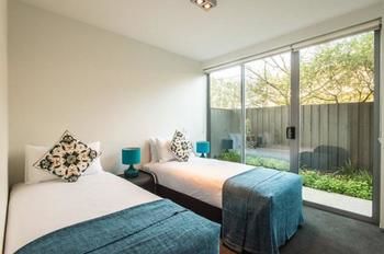 Orange Serviced Apartment - Broome Tourism 15