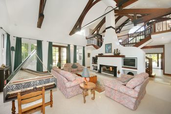 Kingfishers Manor @ Noosa - Broome Tourism 24