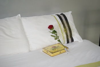 Kingfishers Manor @ Noosa - Broome Tourism 40