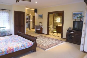 Kingfishers Manor @ Noosa - Broome Tourism 45