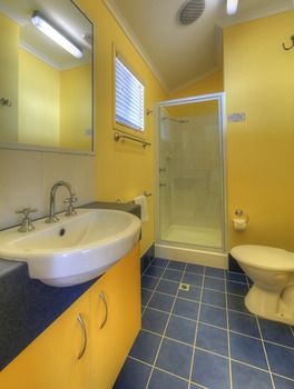 Alex Beach Cabins - Broome Tourism 2
