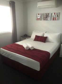 Alex Beach Cabins - Broome Tourism 4