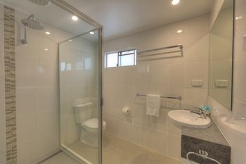 Alex Beach Cabins - Broome Tourism 6